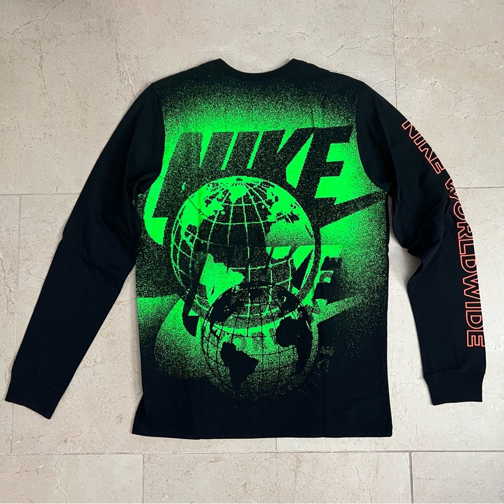 Nike Worldwide long sleeve t-shirt Size M